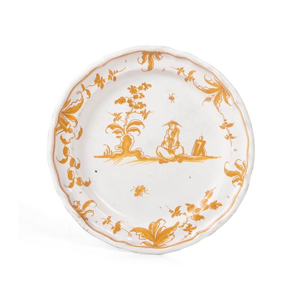 Piatto. Francia, Moustier (?), XVIII o XIX secolo.