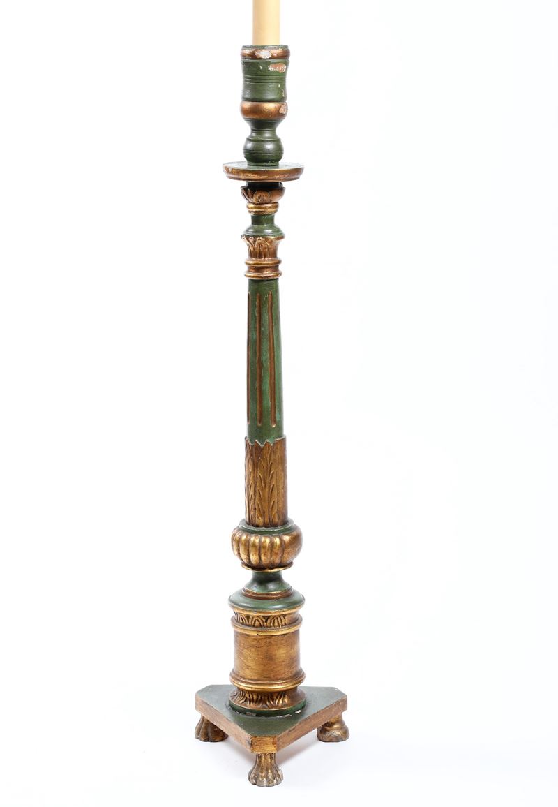 Torciera in legno intagliato, laccato e dorato. XVIII secolo  - Asta Antiquariato Settembre - Cambi Casa d'Aste