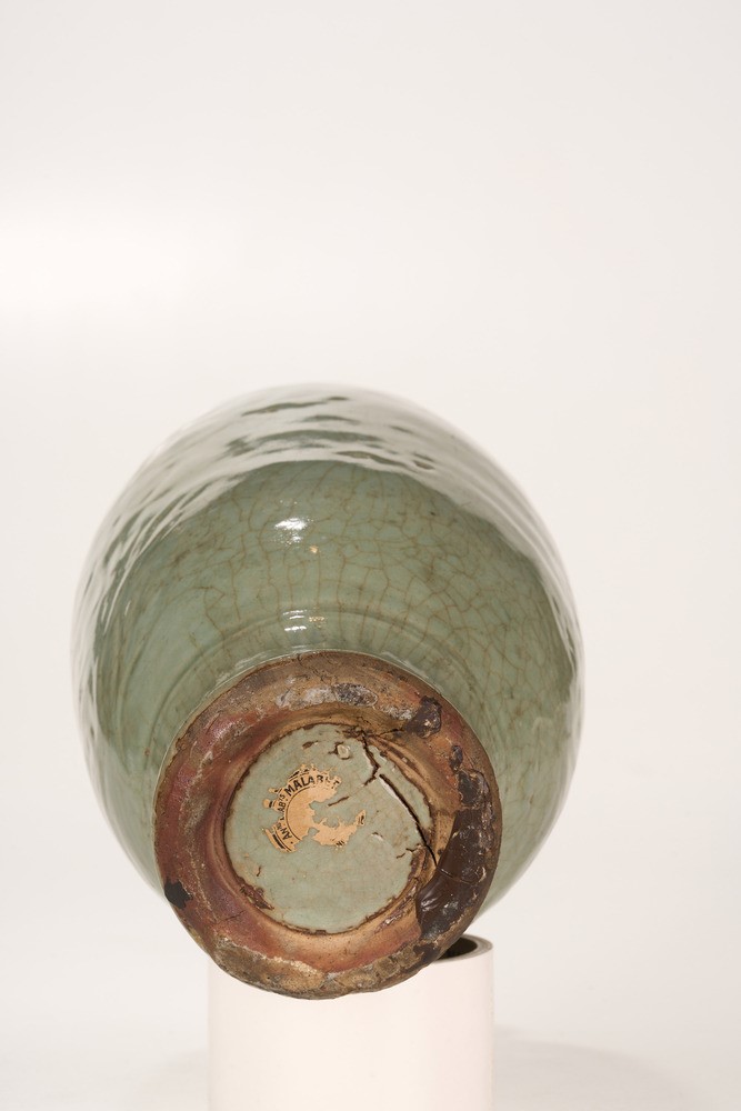 Vaso in Porcellana Celadon Longquan a Decoro Floreale Inciso, Cina, Dinastia Ming, XV Secolo