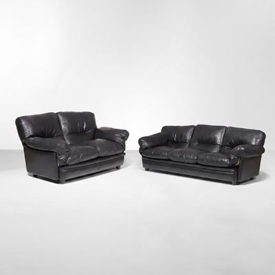Due divani mod. Poppy, struttura in legno rivestita in cuoio (produzione Poltrona Frau), anni 197...