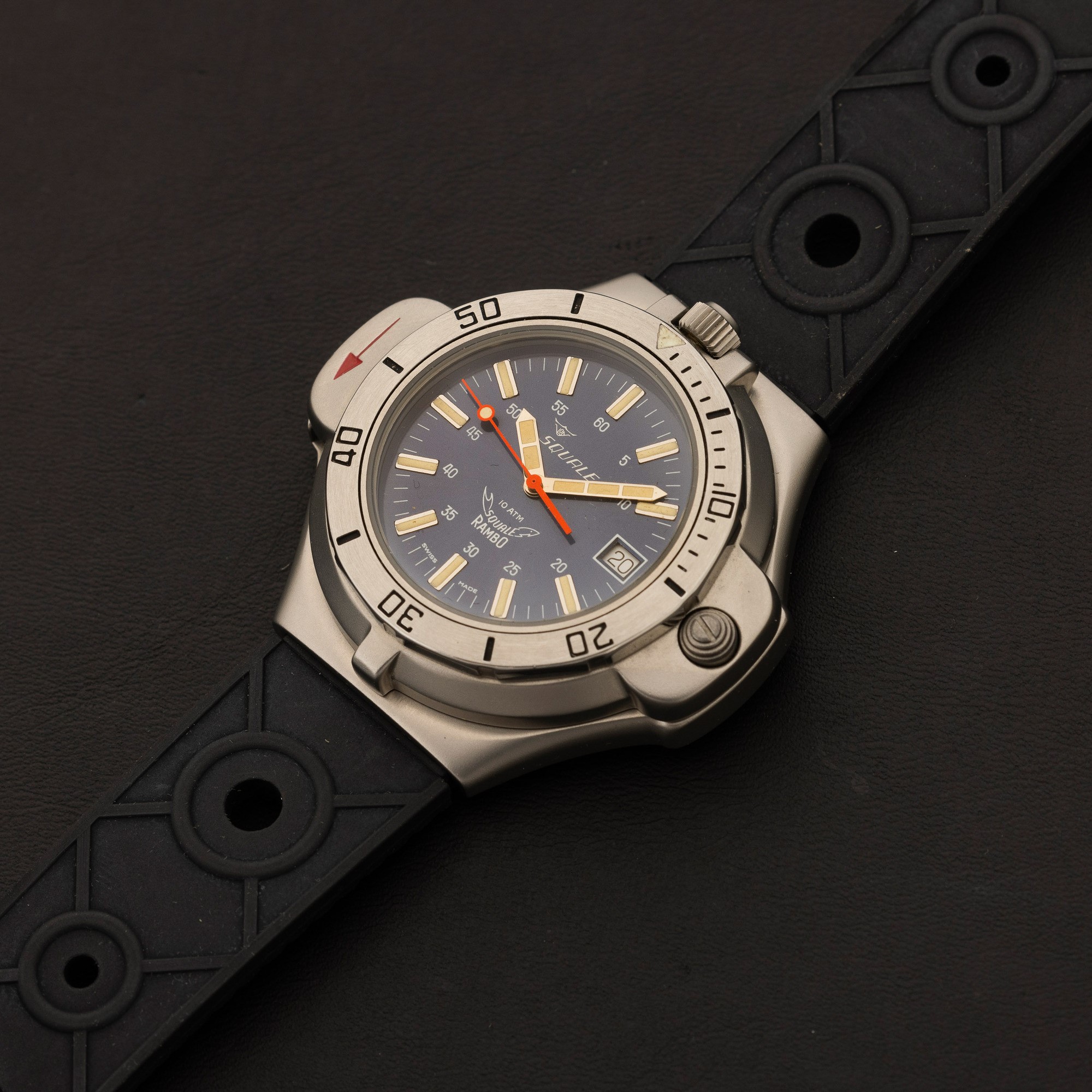 Squale - Rambo in Acciaio Satinato, Movimento al Quarzo, Quadrante Blu con Indici Luminosi e Indi...