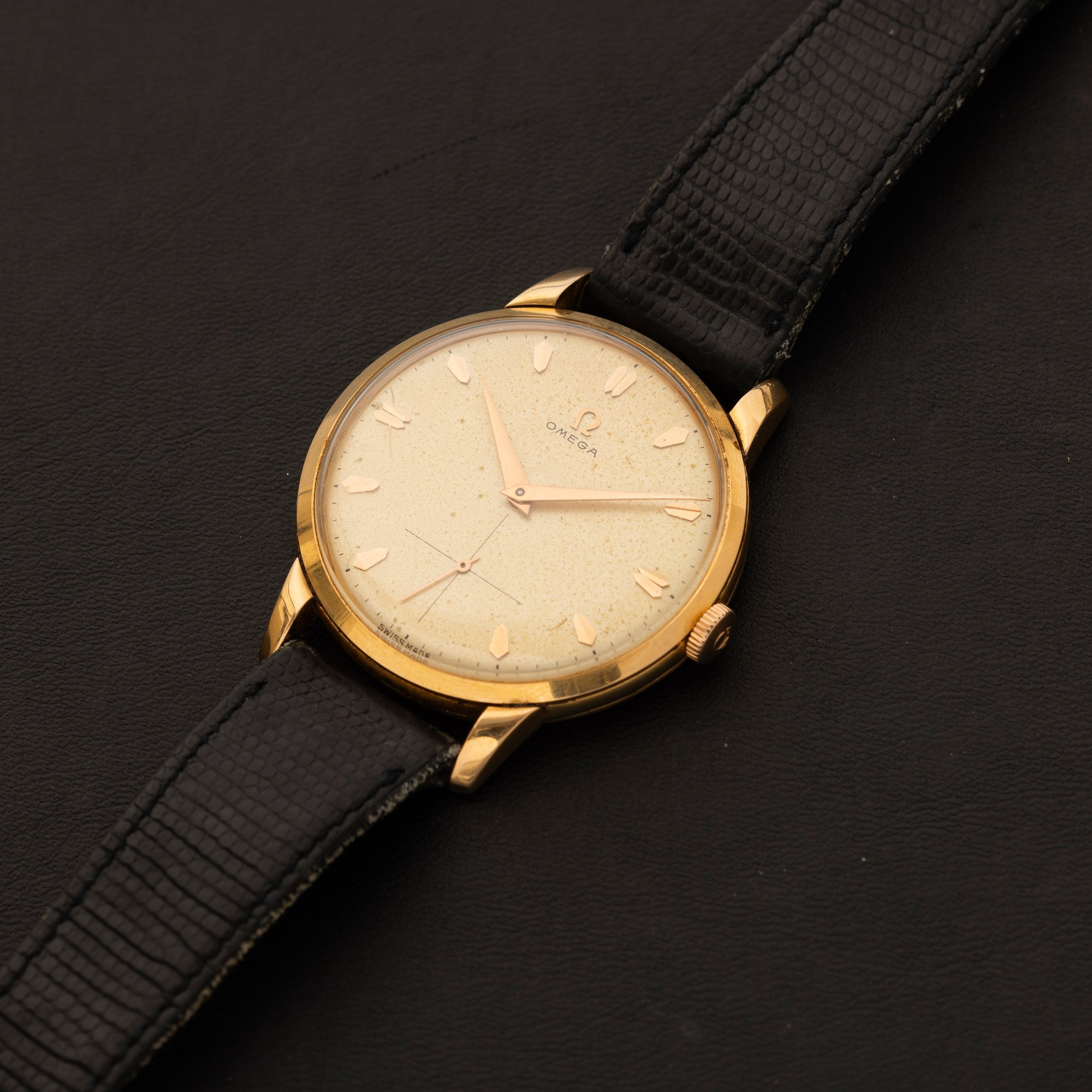 Omega - Oversize in Oro Rosa con Anse Riportate, Carica Manuale, Quadrante Argentè con Indici in ...