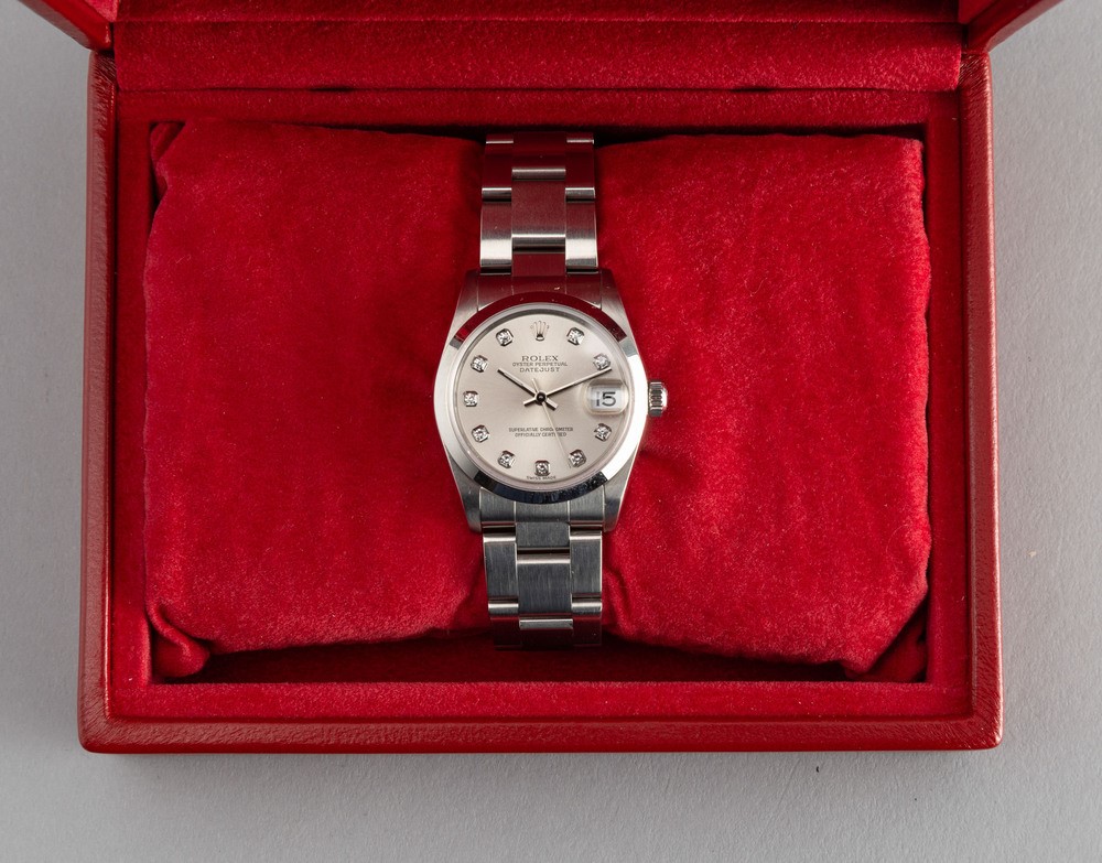 Rolex - Fine ed Elegante Datejust in Acciaio con Ghiera Liscia, Quadrante Argentè con Indici dell...