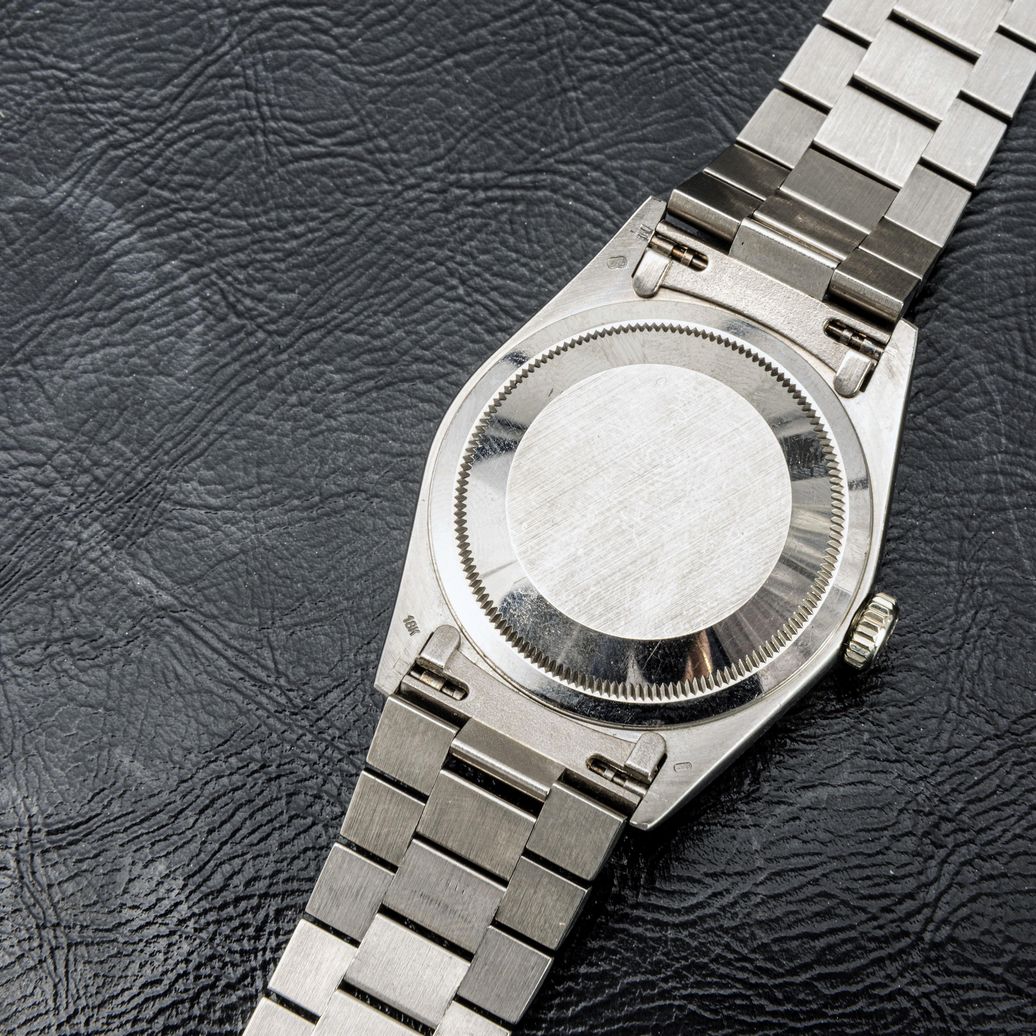 Rolex - Fine ed Elegante Day-date Ref 18239, in Oro Bianco 18k, Quadrante Argentè con Indici dell...