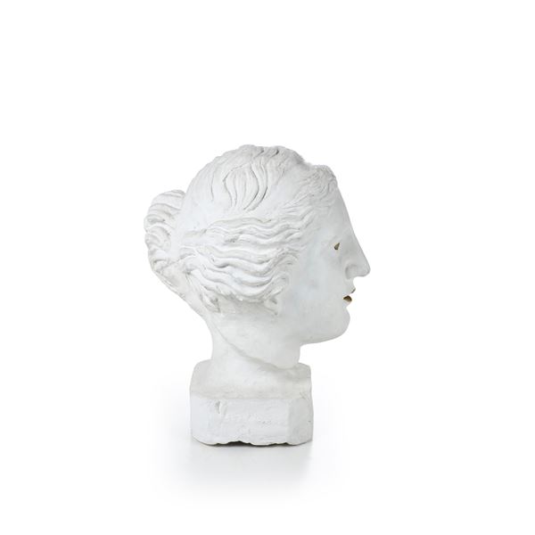 Testa di donna in gesso. XX secolo