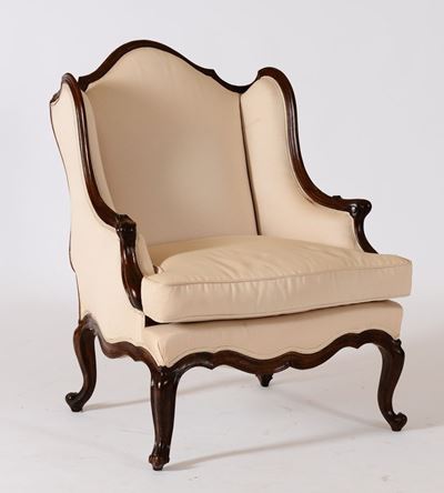 Bergere in Noce Intagliato, XIX Secolo