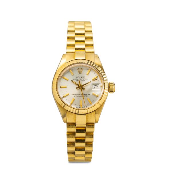 Rolex - Elegant Datejust Lady ref 6917 in 18k yellow gold, Silver dial with knurled bezel and Jubilee bracelet
