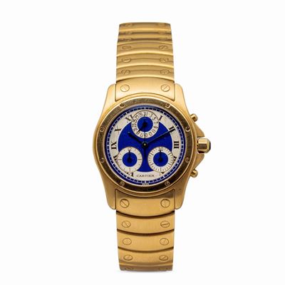 Particolare Santos Chrono Ronde in Oro Giallo 18k con Quadrante Blu, Tre Contatori e Numeri Roman...