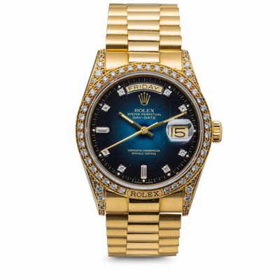 Affascinante e Prezioso Day Date President in Oro Giallo 18k con Diamanti Finemente Incastonati s...
