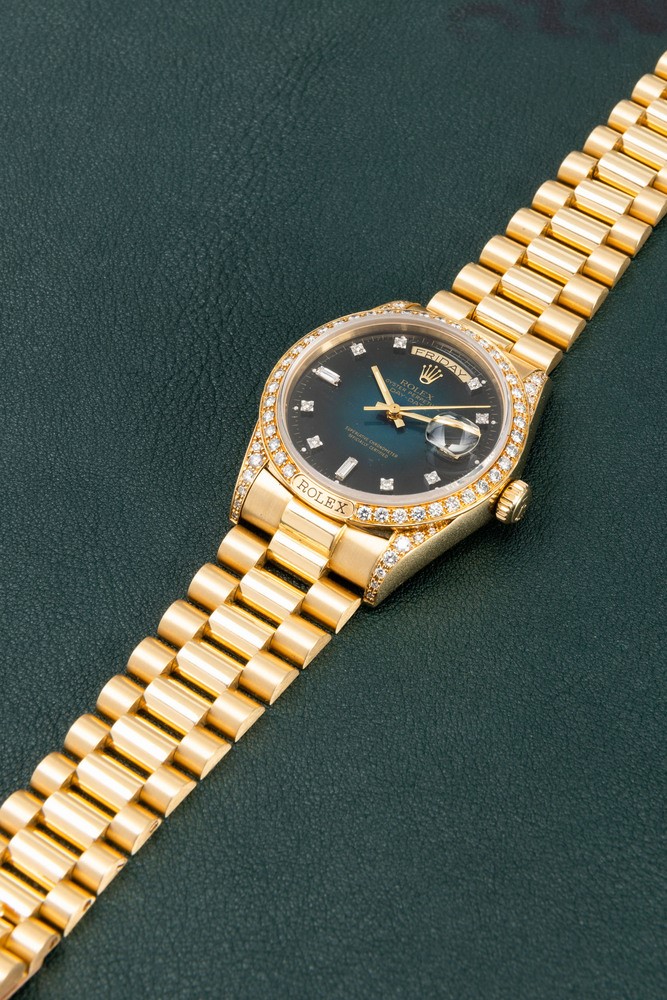 Rolex - Affascinante e Prezioso Day Date President in Oro Giallo 18k con Diamanti Finemente Incas...