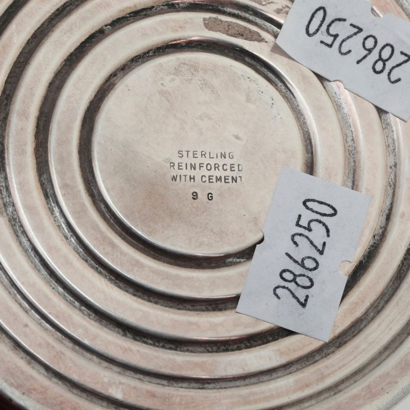 Vaso. Manifattura Statunitense del XX Secolo. Iscrizione Incisa (base Appesantita)