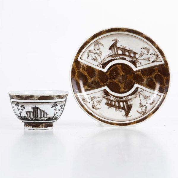 Una tazza e un piattino. Nove, Manifattura Antonibon-Baroni, 1800-1825.