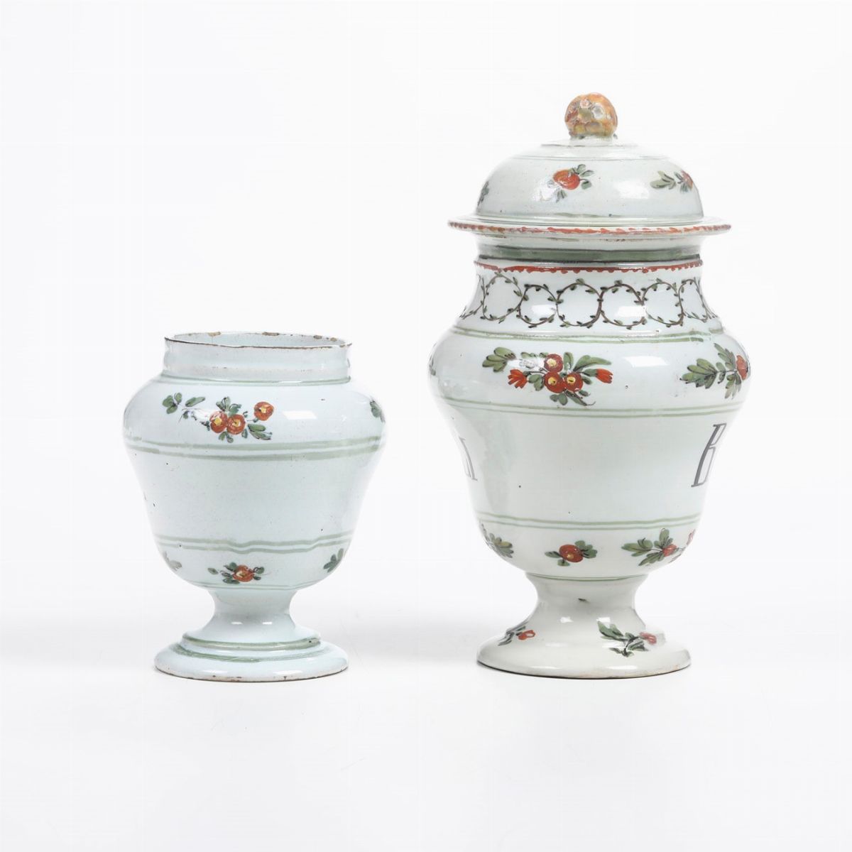 Due Albarelli e un Coperchio.nove, Manifattura Antonibon, 1750-1770.