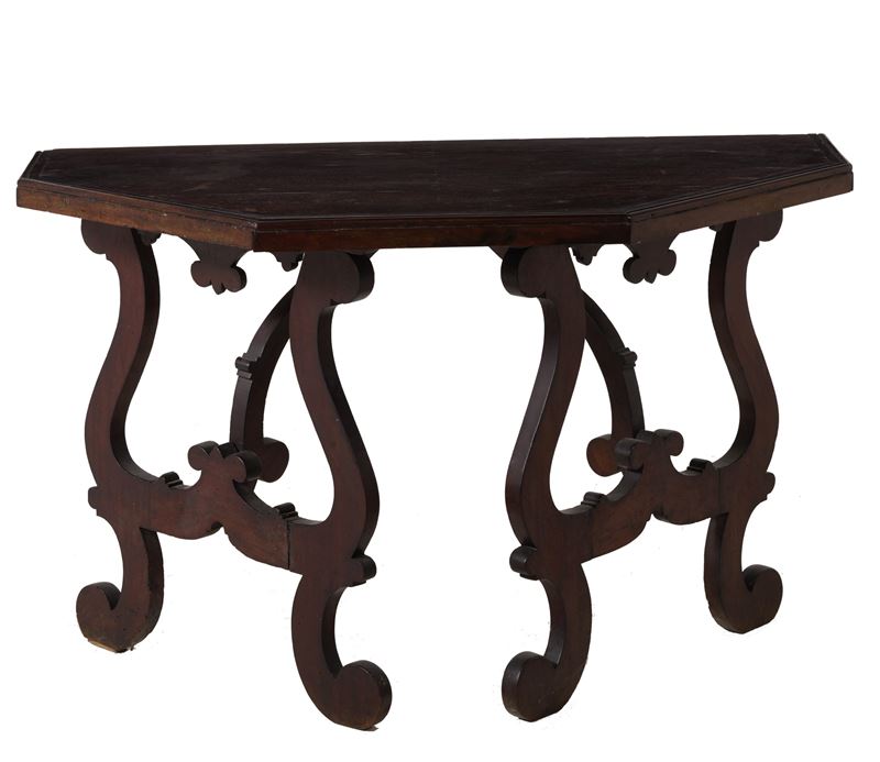 Consolle in noce con gambe a lira e traverse sagomate  - Asta Antiquariato - Cambi Casa d'Aste
