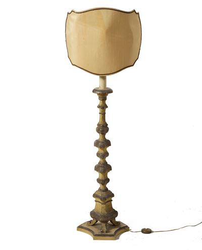 Candeliere in Legno Laccato. XIX Secolo