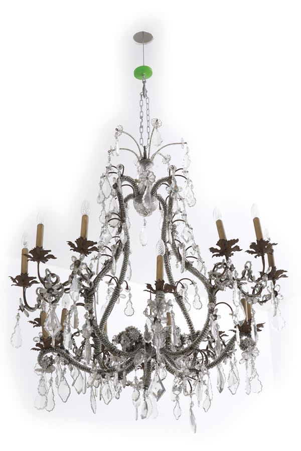Lampadario in metallo e cristalli. XIX secolo