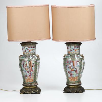 Coppia di vasi, porcellana Famiglia Rosa, Canton, Cina, Dinastia Qing, XIX secolo
