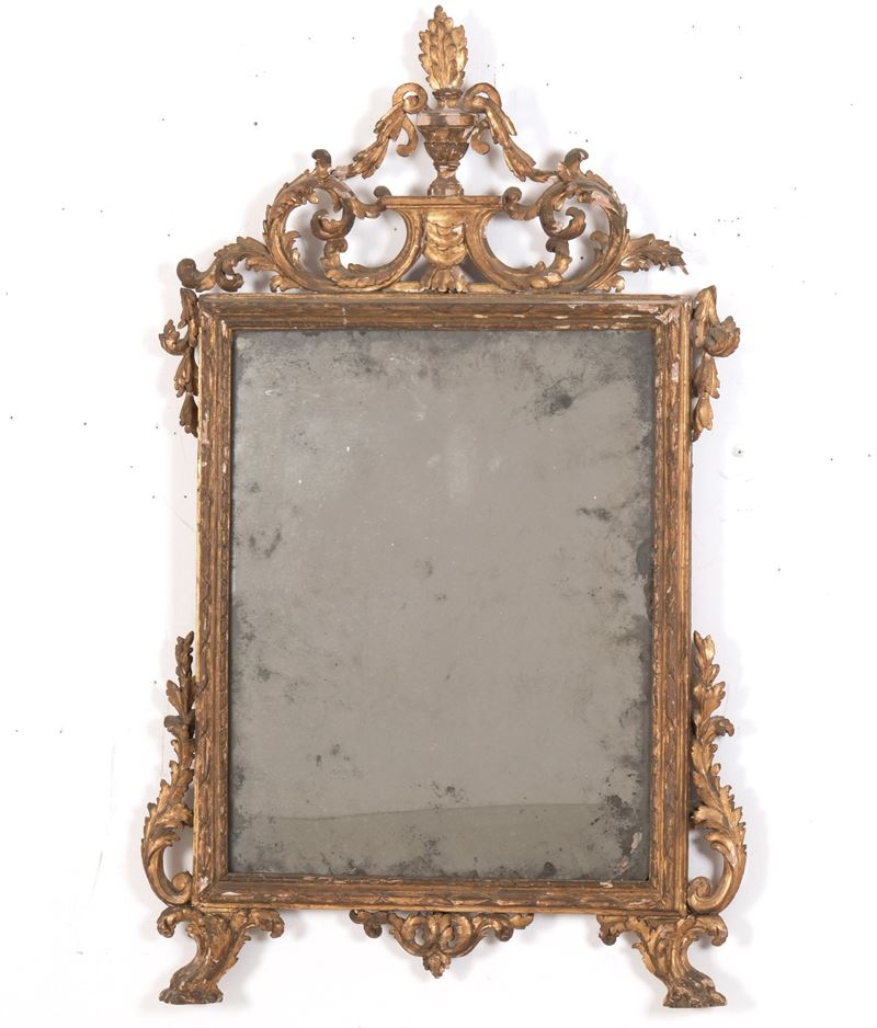 Specchiera Luigi XIV in legno intagliato e dorato. XVIII secolo  - Asta Antiquariato - Cambi Casa d'Aste