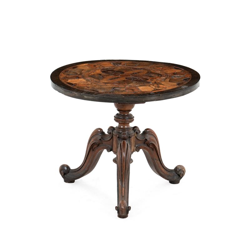 Tavolino basso con piano lastronato ed intarsiato. XIX secolo  - Asta Antiquariato - Cambi Casa d'Aste