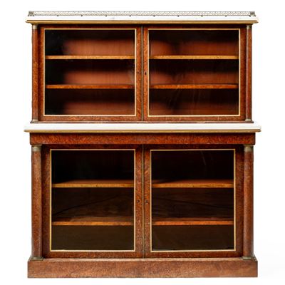 Credenza a Due Corpi in Legno Lastronato. XIX Secolo