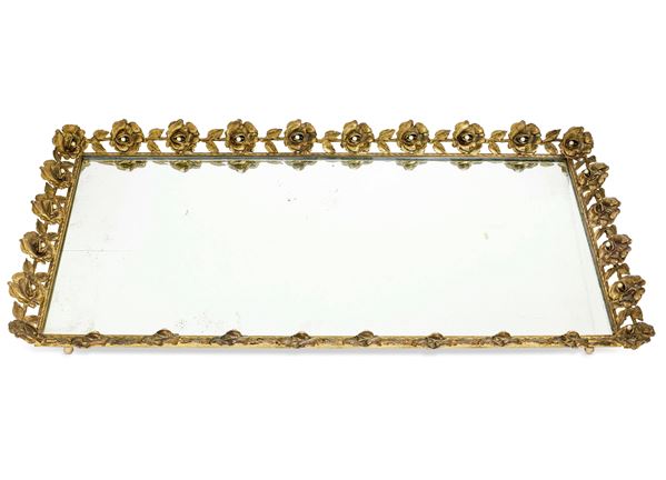 Presentoire a specchio decorato con boccioli floreali. Manifattura artistica del XX-XXI secolo
