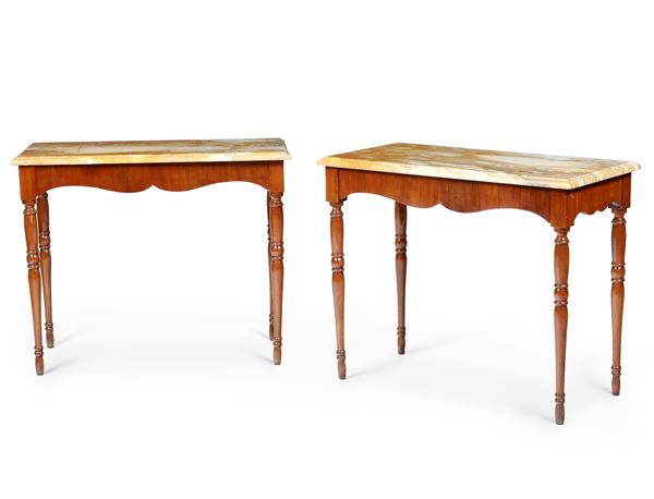Coppia di tavoli in legno con piano in marmo