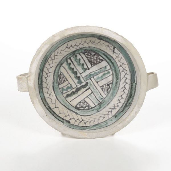 Ciotola biansata. Probabilmente Orvieto o alto Lazio, XIV secolo. 