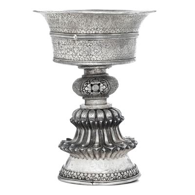 Vaso Tibetano in Argento Inciso a Decoro Naturalistico, Tibet, XIX Secolo