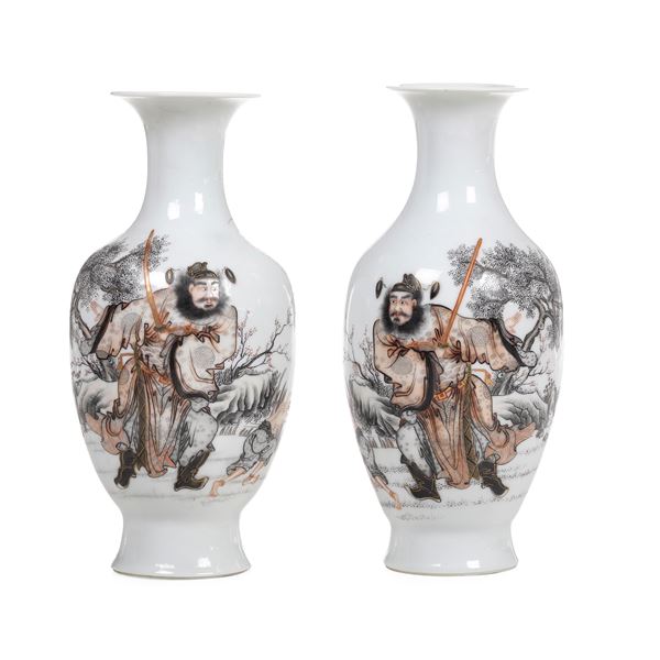 Coppia di vasi con guerrieri, marcati, Cina, Repubblica, XX secolo