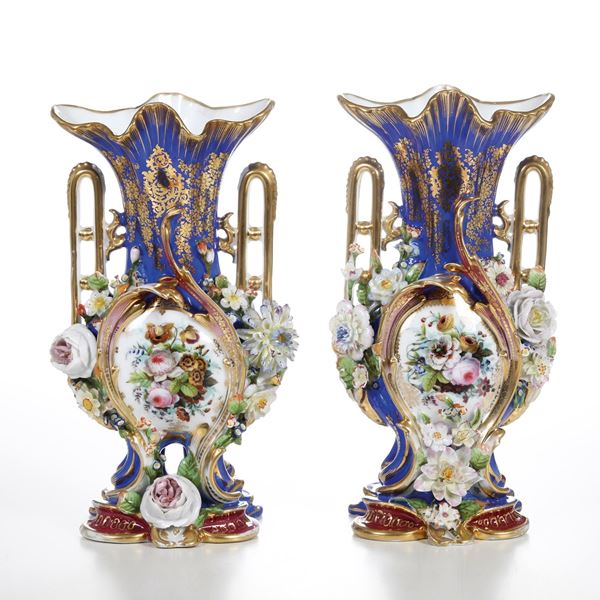 Coppia di vasi. Parigi (?), metà del XIX secolo.