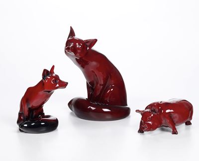 Due Volpi e un Maiale.inghilterra, Manifattura Royal Doulton, 1913-1962.