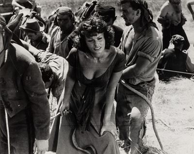 Sophia Loren sul Set del Film "orgoglio e Passione"