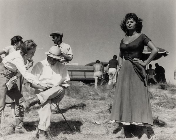 Sophia Loren sul set del film "Orgoglio e Passione"
