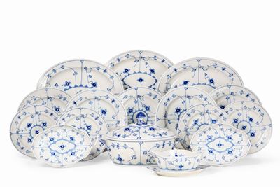 Servizio da Tavola “blue Fluted Plain”danimarca, Manifattura Royal Copenaghen, 1980-1984