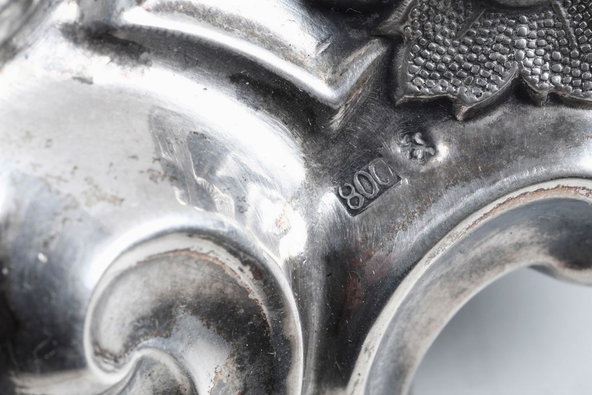 Coppia di Candelabri a Cinque Fiamme. Argenteria Artistica della Prima Metà del XX Secolo