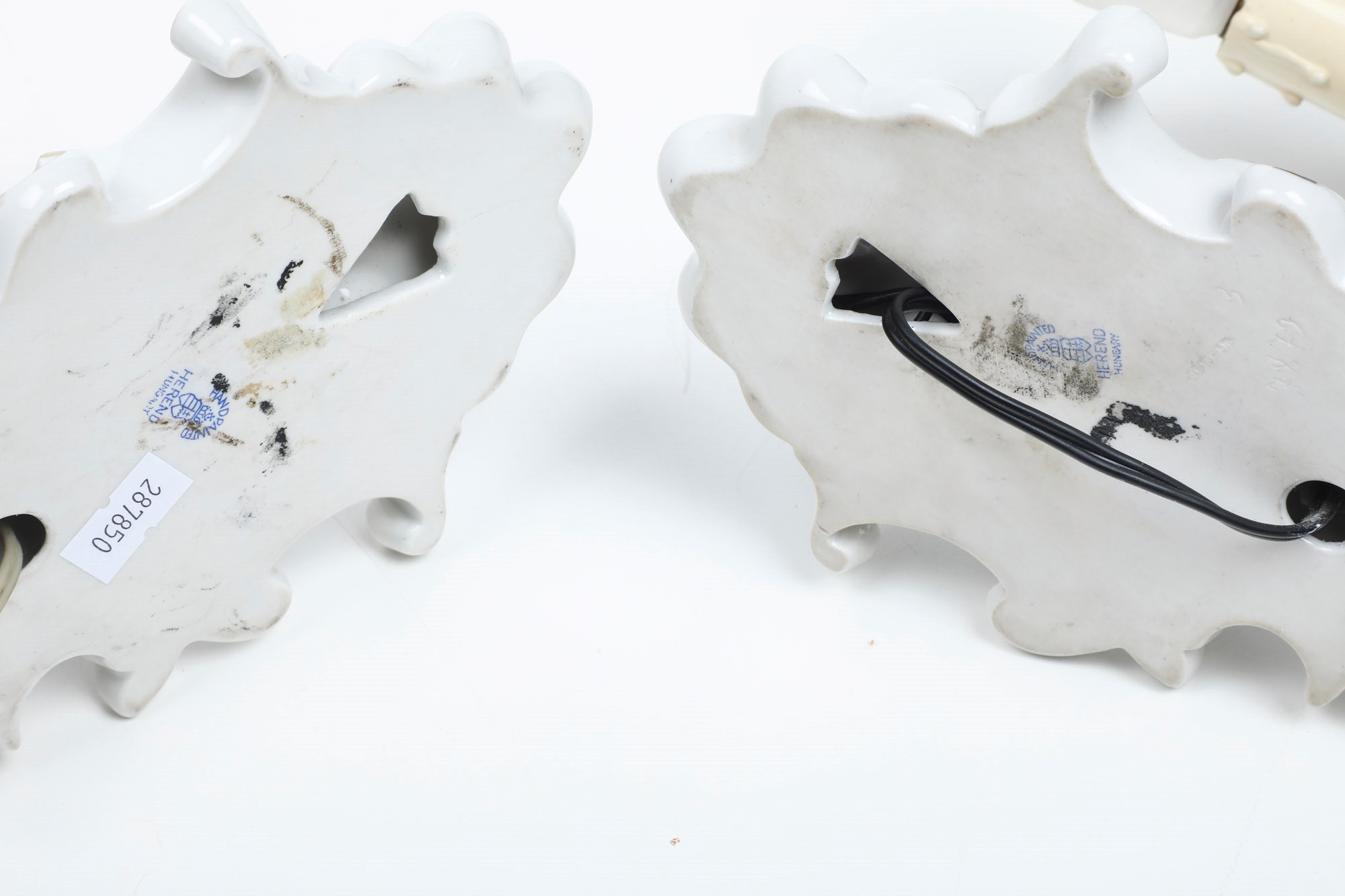 Coppia di Appliques, Modello "rothschild".ungheria, Manifattura Herend, XX Secolo.