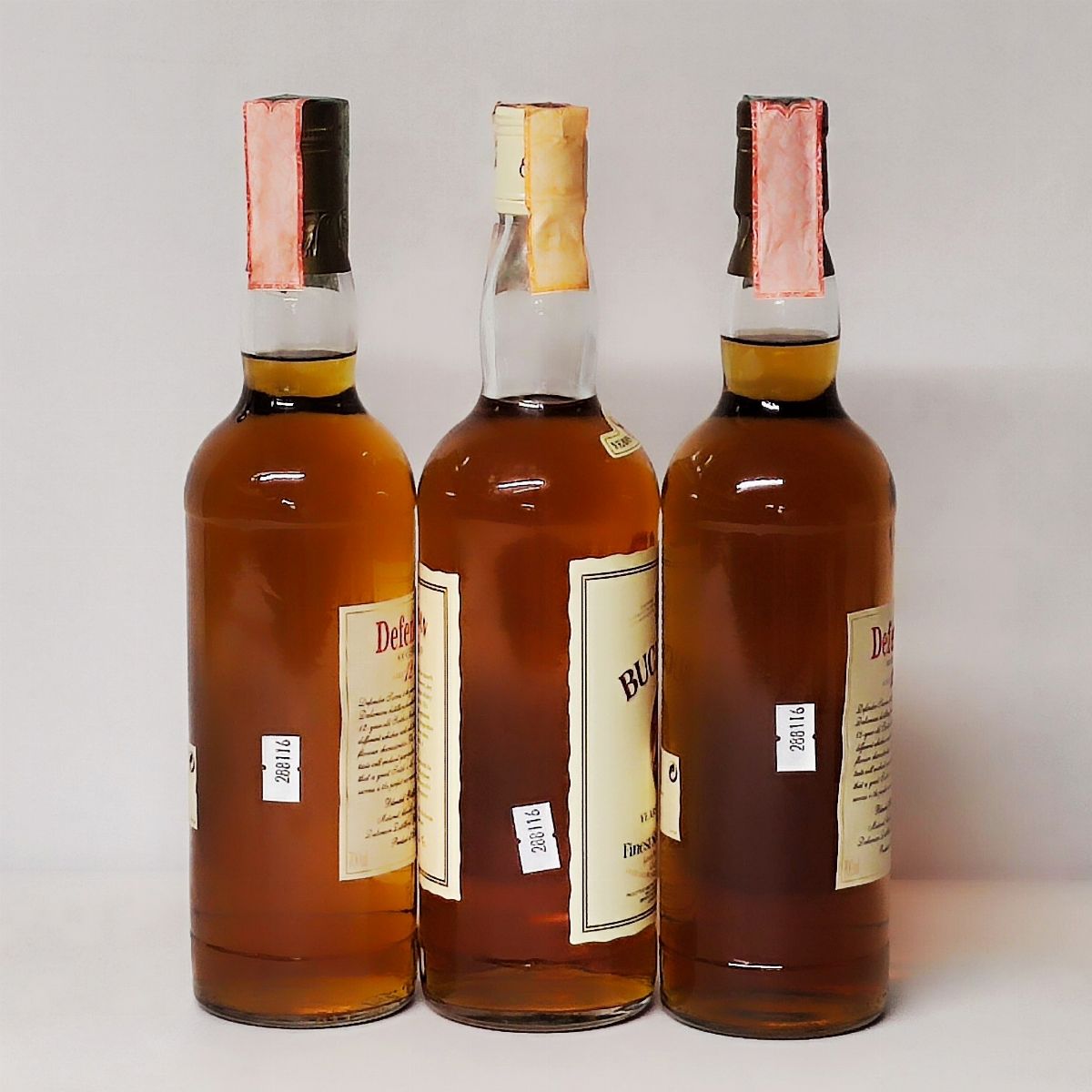 Buchanan 8 Years, Defender 12 Yeras, Scotch Whisky