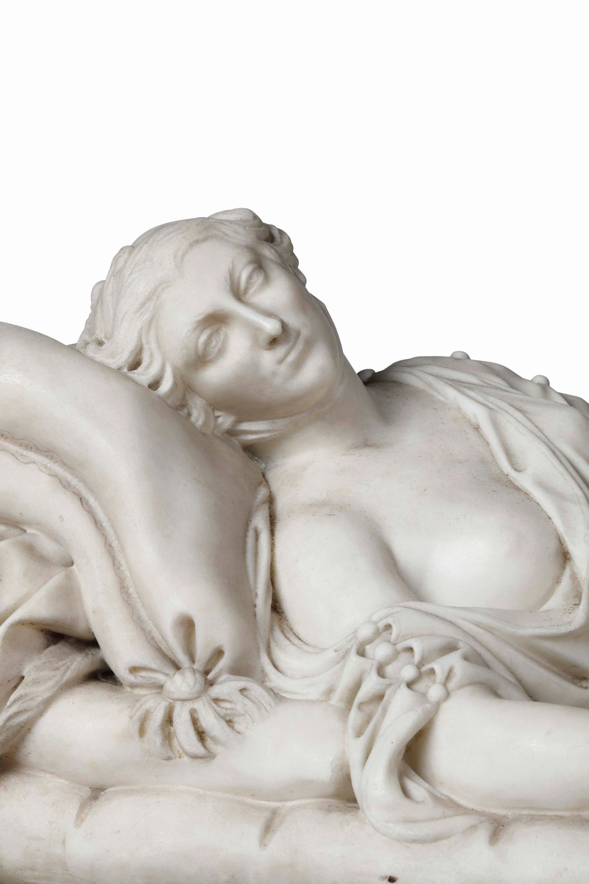 Figura di Gentildonna Distesa con Libro e Cartiglio. Arte Barocca Italiana del XVII Secolo
