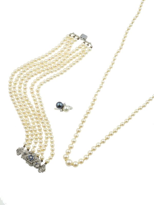 Group of pearl jewels