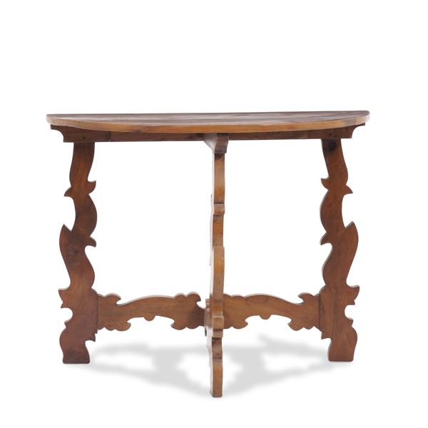 Coppia di tavoli demi lune con gambe a lira. XIX secolo