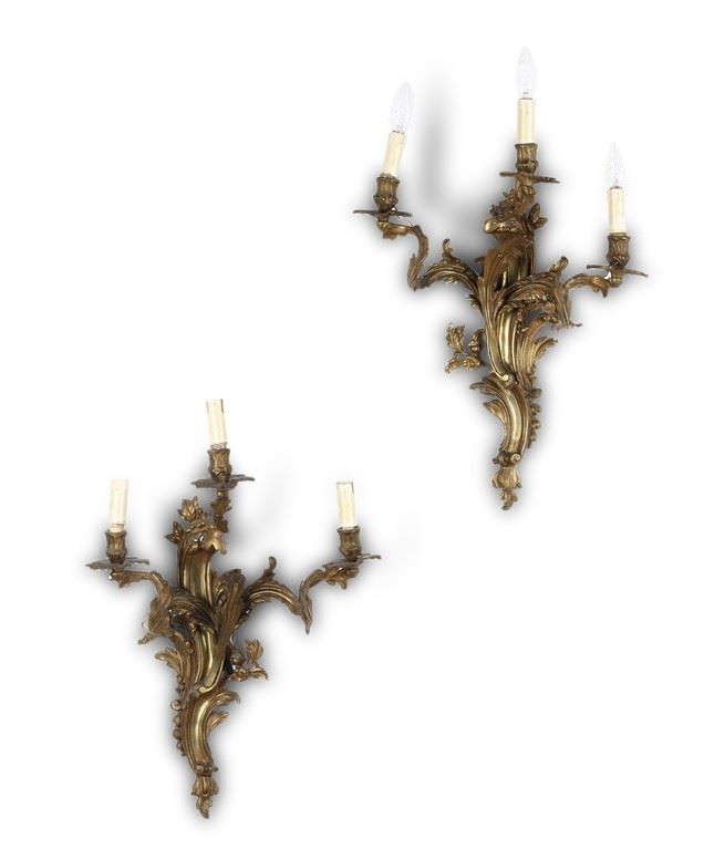 Coppia di appliques in bronzo dorato a tre luci  - Asta Antiquariato e dipinti - Cambi Casa d'Aste