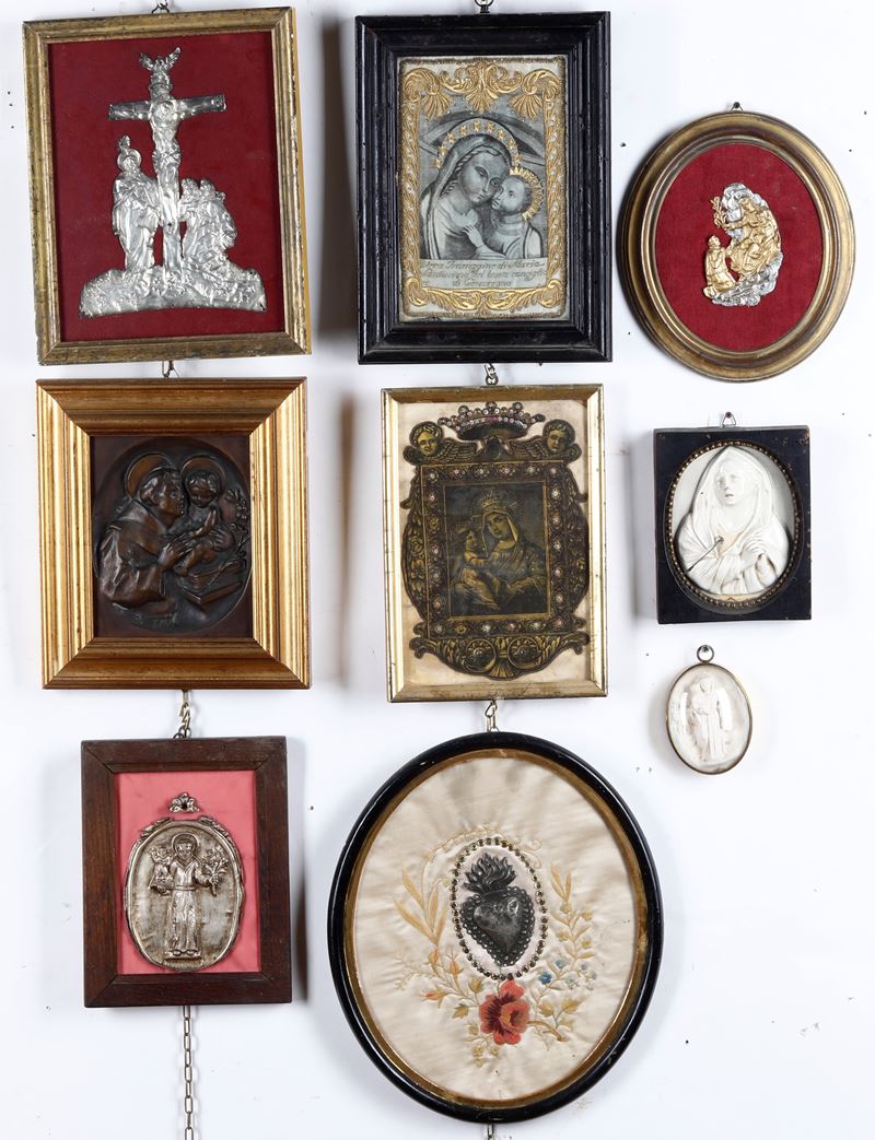 Lotto di oggetti e quadretti a tema religioso  - Auction Antiques and paintings - Cambi Casa d'Aste