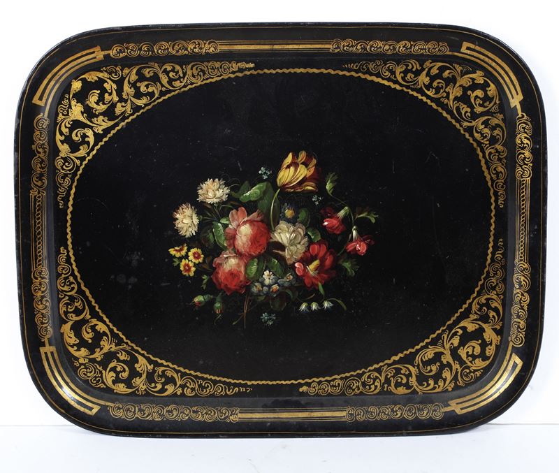Vassoio nero in metallo laccato con fiori  - Auction Antique - Cambi Casa d'Aste