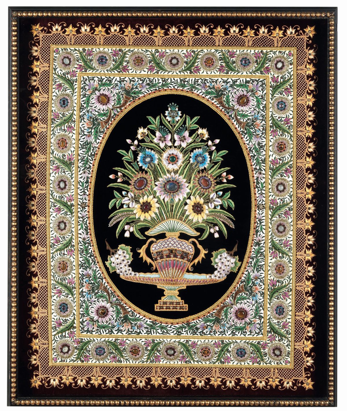 Tre Prestigiosi e Rari Pannelli a Ricamo su Seta con Fili D'oro e Pietre Dure. Inizio XX Secolo