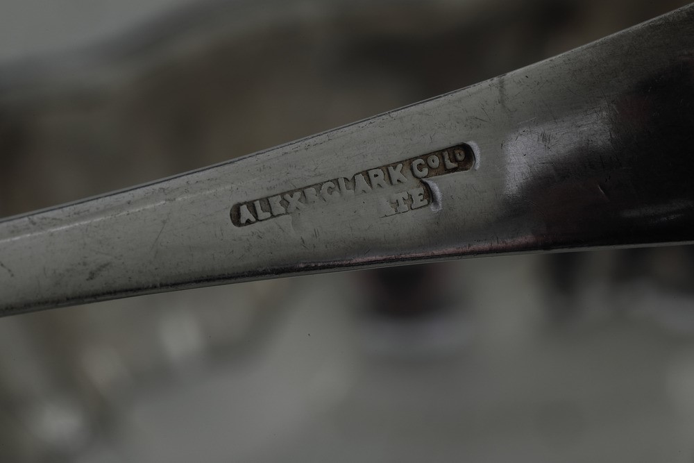 Salsiera e Cucchiaio in Metallo Argentato. Inghilterra XX Secolo