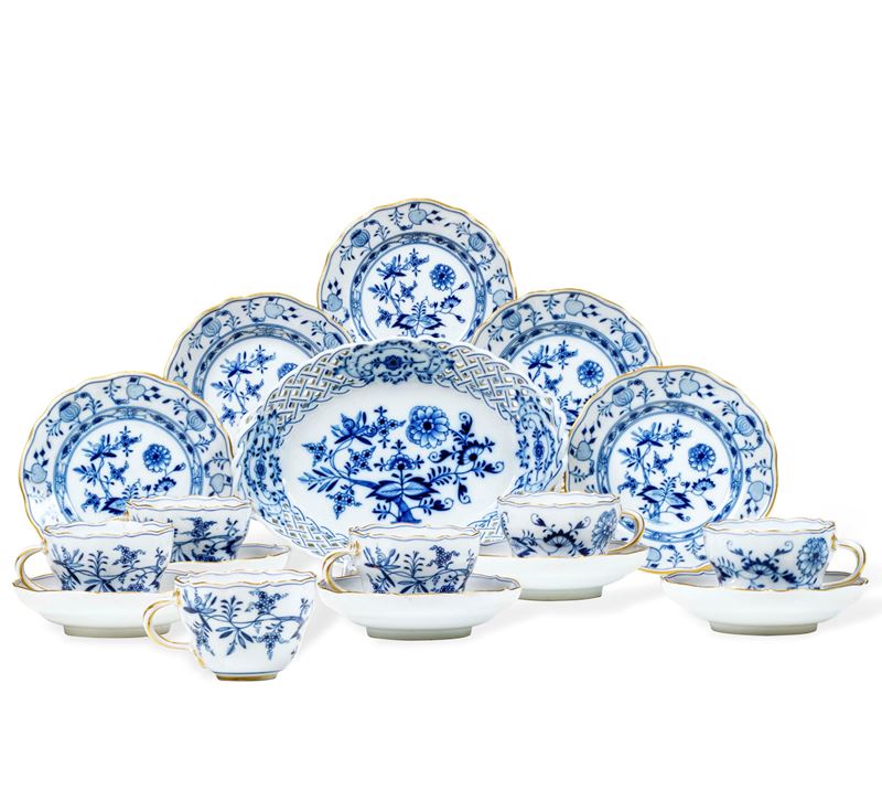 Sei tazze da tè  con piattini da dolce “Zwiebelmuster” Meissen, fine XIX - inizio XX secolo   - Asta L'Art de la Table - Cambi Casa d'Aste