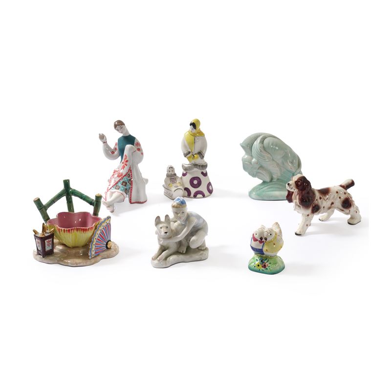 Lotto di statuine in ceramica, XX secolo.   - Asta Maioliche, Porcellane e Vetri - Cambi Casa d'Aste