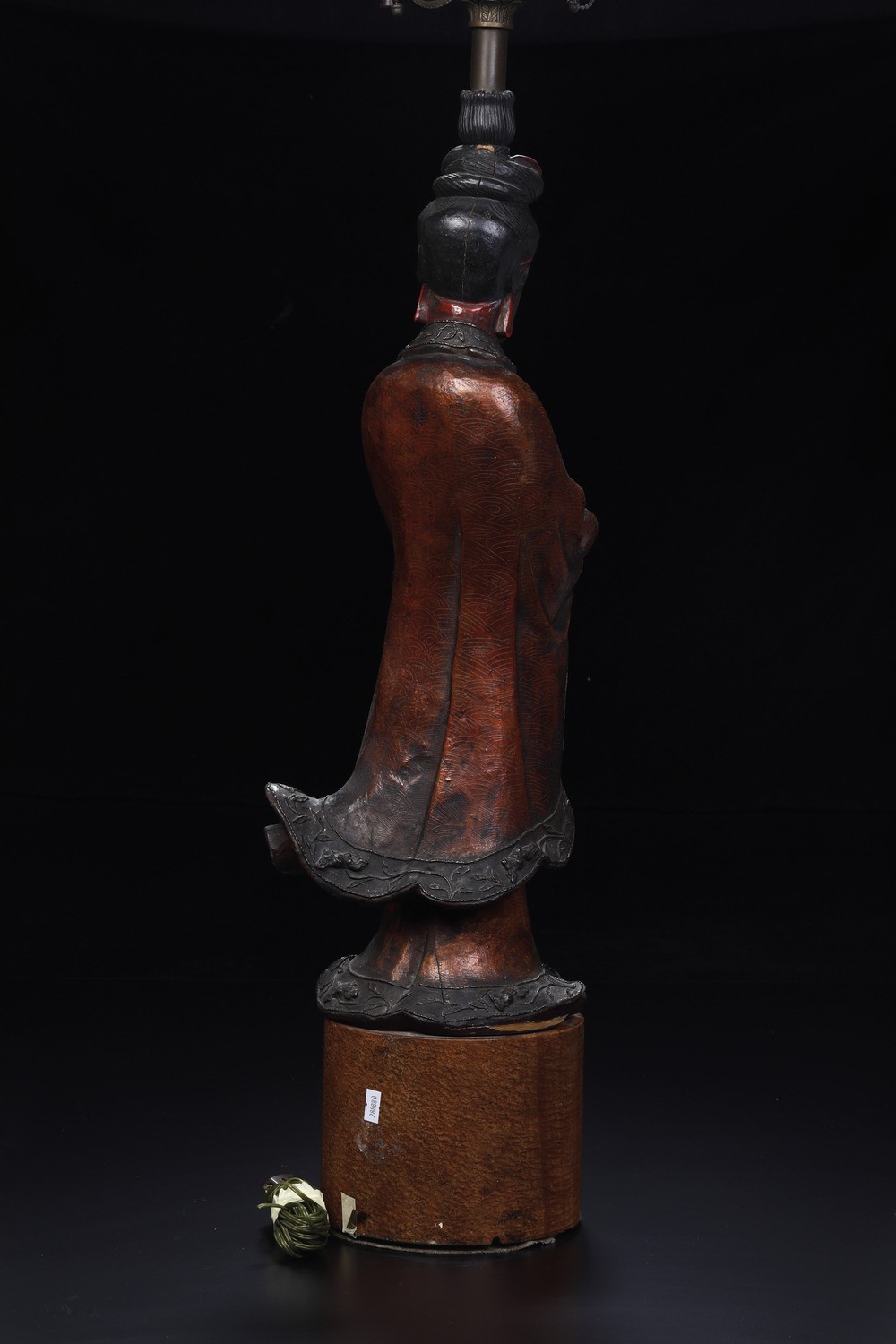 Figura di Guanyin in Legno Scolpito e Laccato, Cina, Dinastia Qing, Metà XIX Secolo