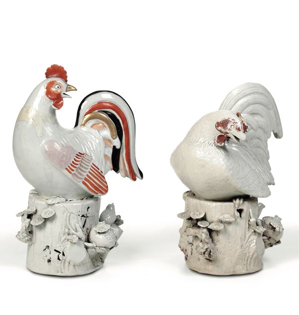 Due galline in porcellana a smalti policromi, Arita, Giappone, fine XVII secolo