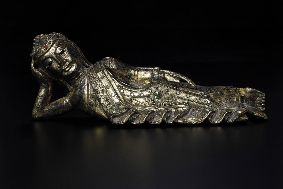 Buddha Sdraiato in Legno Dorato, Thailandia, XX Secolo